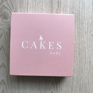 Cakes Body size large / plus